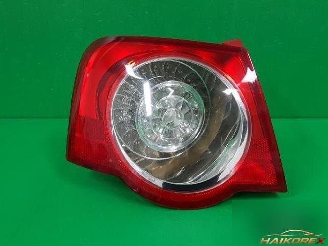 Volkswagen Passat 2006 — комбинированный задний фонарь левый