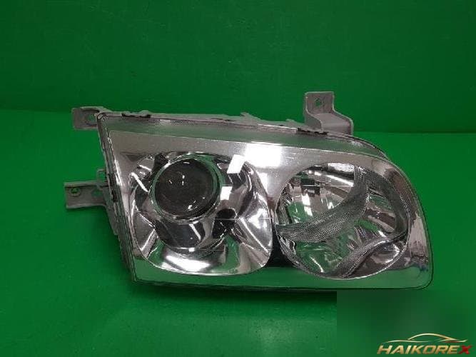 Hyundai Trajet 2006 — фара передняя правая 921023A500