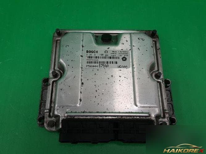 Jeep Grand Cherokee 2004 — блок управления двигателем ECU P56044679AA 2