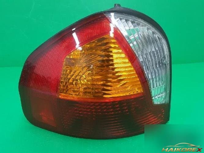 Hyundai Santa Fe 2003 — комбинированный фонарь задний левый (водительский)