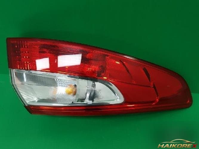 Renault SM3 2011 — фонарь задний левый в сборе 265550016R