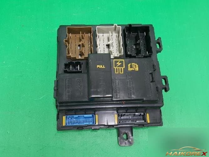 Ford Five Hundred 2006 — блок предохранителей подкапотный 6G1T 15604