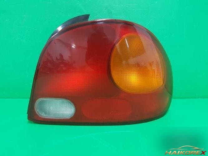 Hyundai Accent 1995 — задний комбинированный фонарь правый 92402 22200