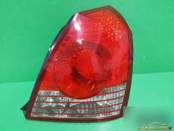 Hyundai Avante 2003 — комбинированный задний фонарь правый (пассажирская сторона) 92402 2D500