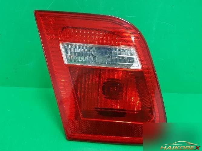 BMW 3 Series 2002 — накладка двери задней левая 6907937