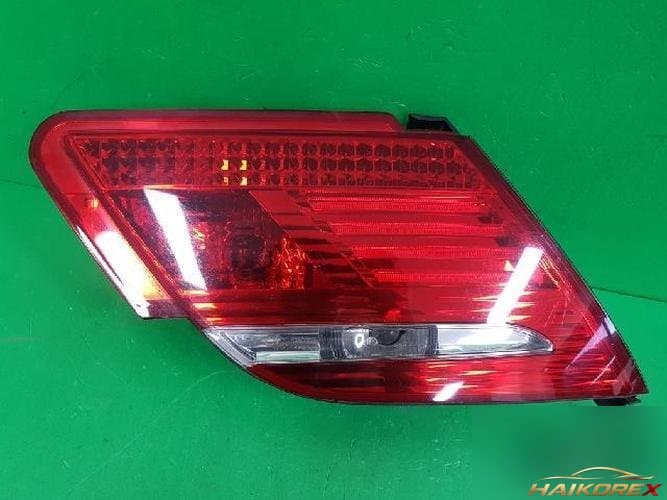 BMW 7 Series 2006 — накладка задней двери левая 6938517