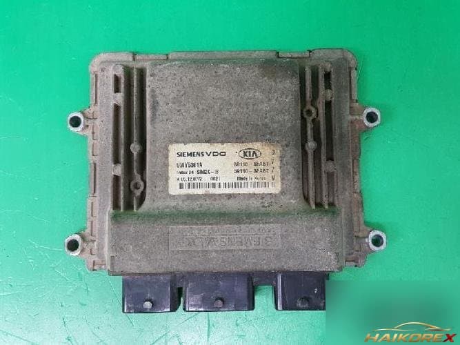 Kia Carnival 2008 — блок управления двигателем ECU 39110 3EAB1