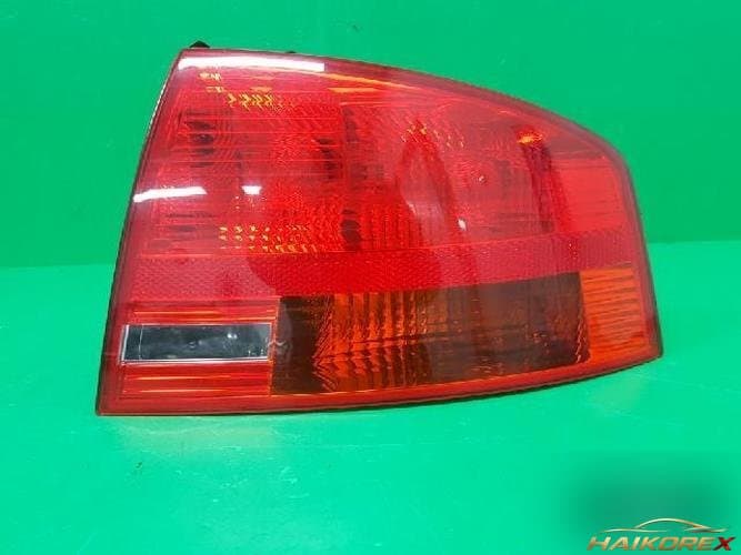 Audi A4 2008 — комбинированный задний фонарь правый (пассажирский)