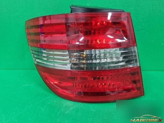 Mercedes-Benz B-класс 2007 — комбинированный фонарь задний левый A 169 820 25 64