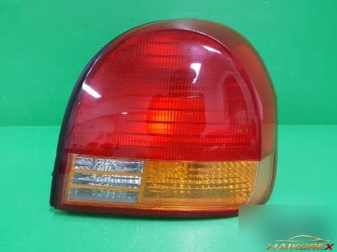 Hyundai Sonata 2000 — комбинированный фонарь задний правый (пассажирский) 92402 38001 1
