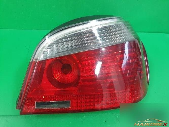 BMW 5 Series 2004 — задний комбинированный фонарь правый (пассажирский) 6910768