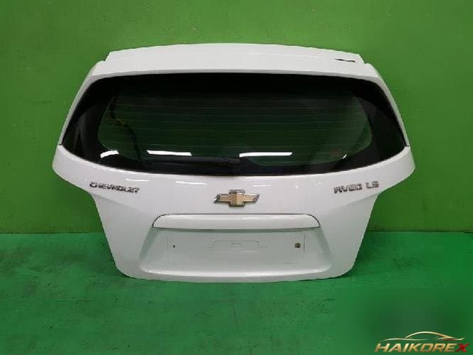 Chevrolet Aveo 2012 — дверь багажника