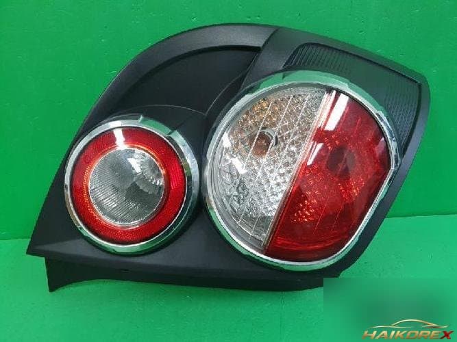 Daewoo Aveo 2012 — комбинированный фонарь задний левый (водительский) 96831065