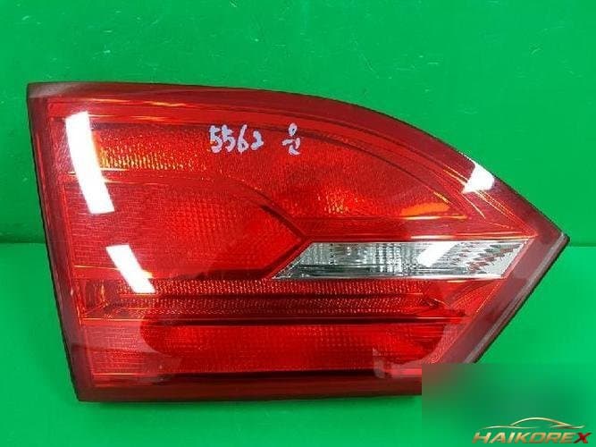Volkswagen Jetta 2014 — накладка задней двери левая 5C6 945