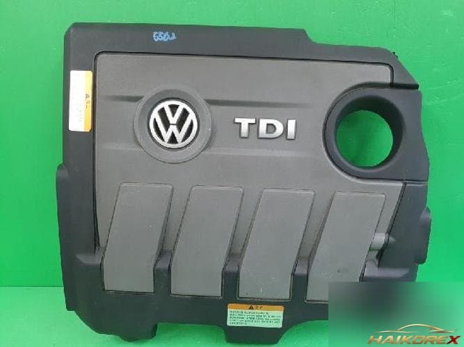 Volkswagen Jetta 2014 — крышка двигателя 03L 103 925 BF
