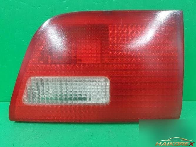 BMW X5 2003 — накладка задней двери левая 8409011