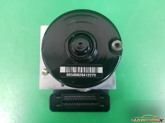 Volvo C30 2008 — блок ABS 30794728