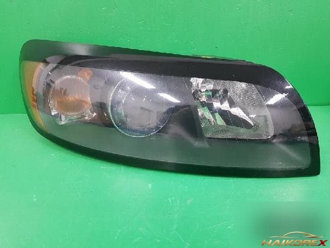 Volvo C30 2008 — фара правая 30657173