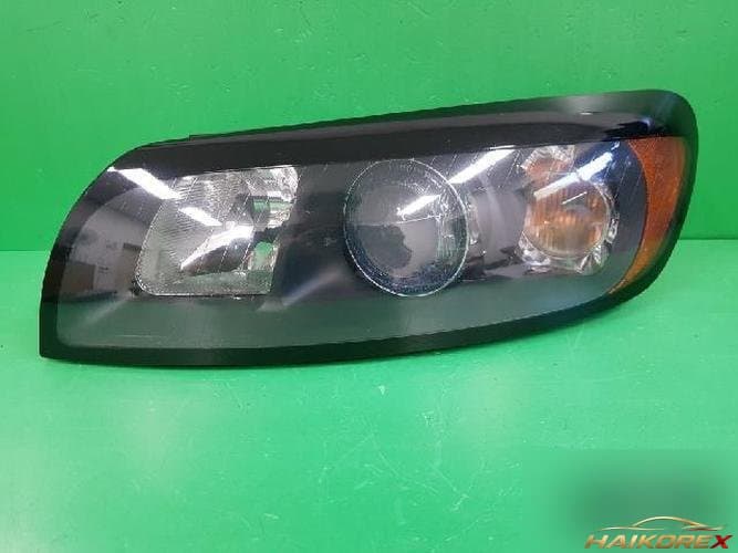 Volvo C30 2008 — фара левая 30657172