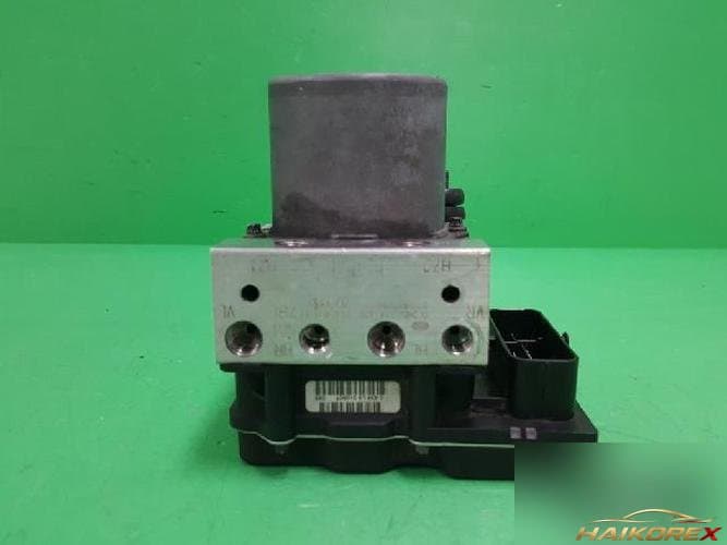 Audi A4 2008 — блок ABS 8E0 910 517 15