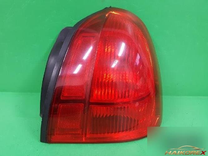 Ford Town Car 2011 — комбинированный фонарь задний правый