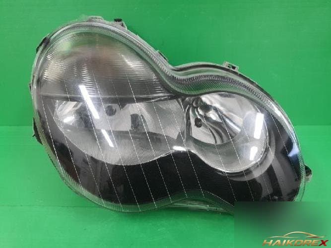 Mercedes-Benz C-Class 2003 — фара правая A 203 820 02 61 1