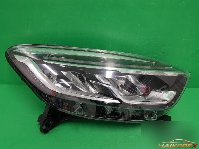 Renault QM3 2015 — фара правая 260107560R