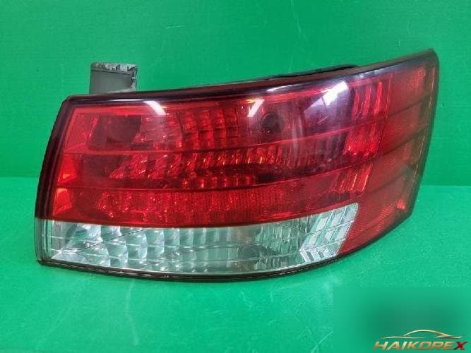 Hyundai Sonata 2005 — комбинированный фонарь задний правый (пассажирский) 92402 3K000 3