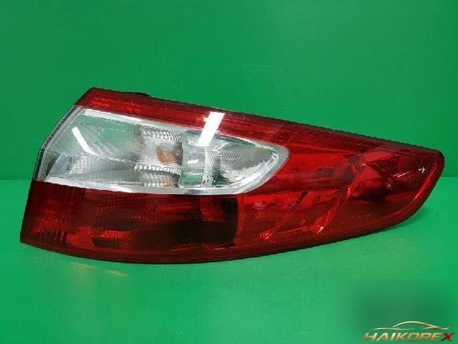 Renault SM3 2009 — задний комбинированный фонарь правый (со стороны пассажира) 265500016R