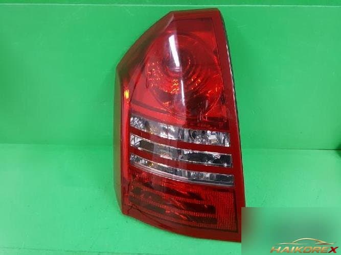 Chrysler 300 2007 — комбинированный фонарь задний левый