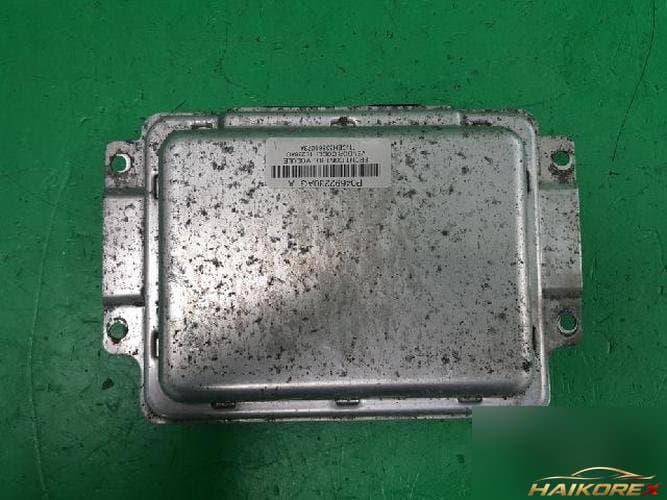 Chrysler 300 2007 — блок управления двигателя ECU 04692230AG