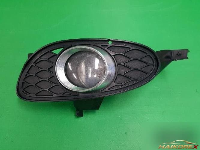 Mercedes-Benz CLS-Class 2005 — противотуманная фара левая (водителя) A2518200766