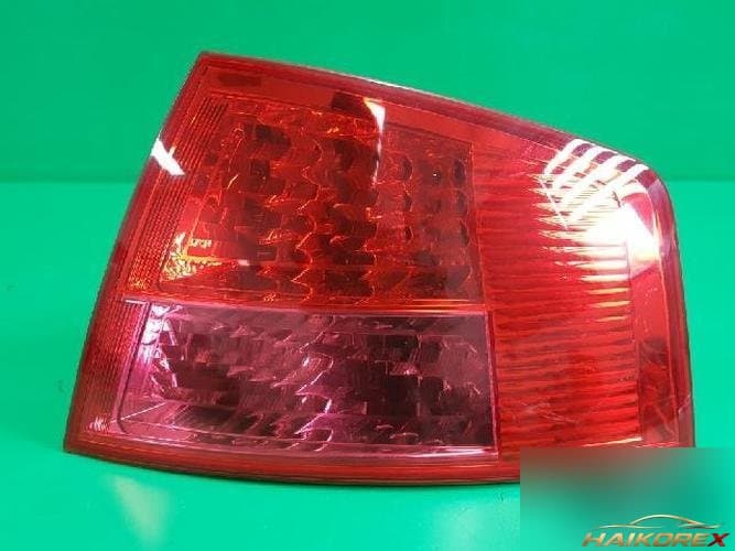 Audi A8 2005 — комбинированный фонарь задний правый 4E0945096C