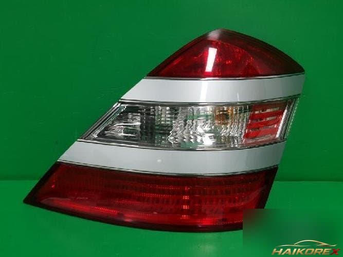 Mercedes-Benz S-Class 2008 — задний комбинированный фонарь правый A2218200464
