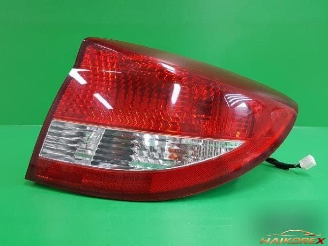 Kia Rio 2002 — комбинированный фонарь задний правый 92402FD000