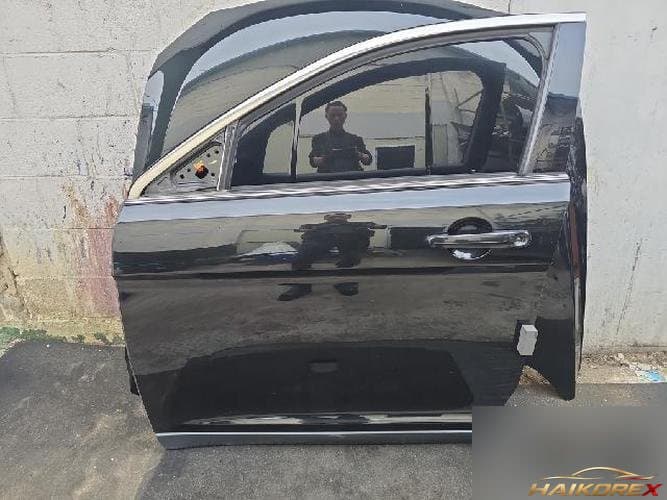 Ford Taurus 2012 — передняя дверь левая