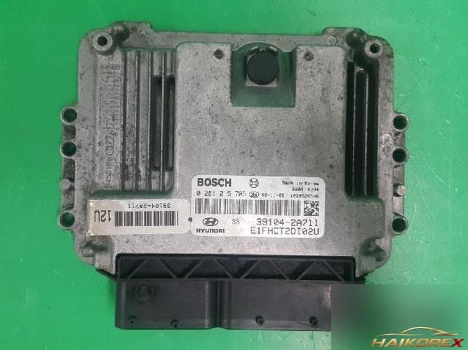 Hyundai i30 2009 — блок управления двигателем ECU 39104 2A711