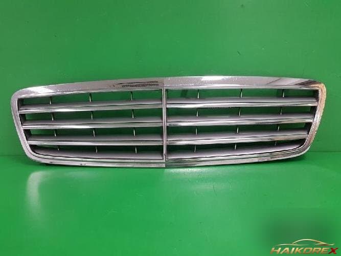 Mercedes-Benz C-класс 2006 — решётка радиатора A 2038800223