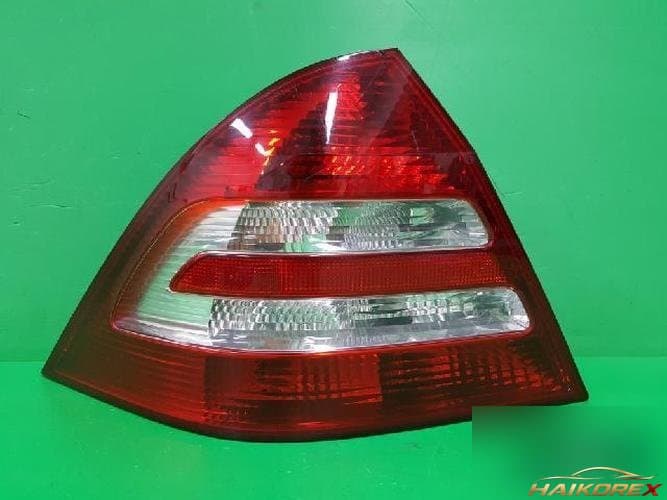 Mercedes-Benz C-Class 2006 — комбинированный фонарь задний левый (водительский) 203 820 19 64