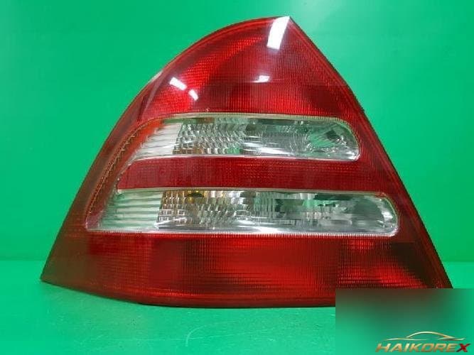 Mercedes-Benz C-класс 2002 — фонарь задний левый в сборе 203 820 01 64