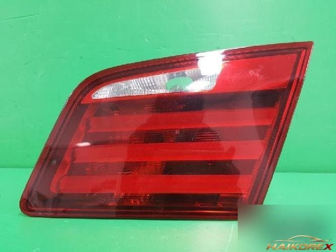 BMW 5 Series 2012 — задний фонарь (крышка багажника) 63217203226