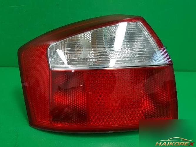 Audi A4 2003 — задний комбинированный фонарь левый