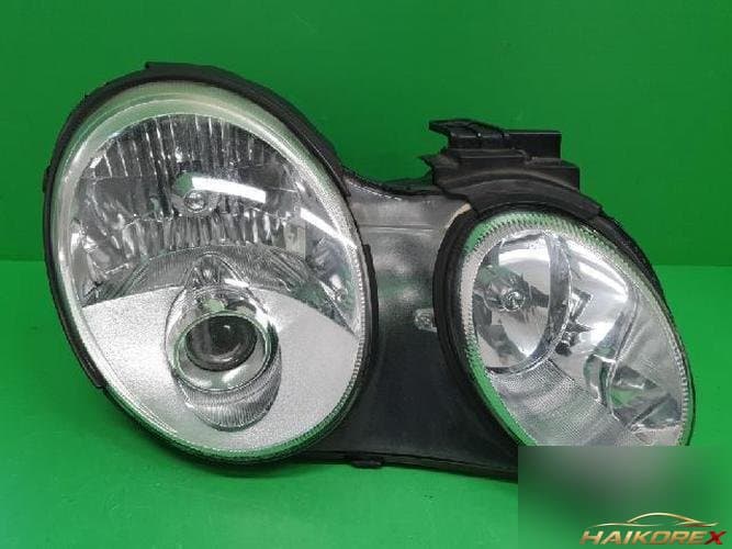 Kia Opirus 2009 — фара правая 921023F500