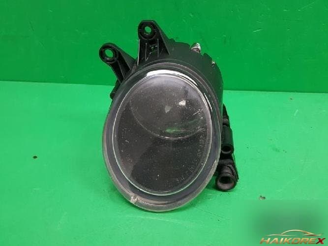 Audi A4 2001 — противотуманная фара правая (ПТФ) 8E0941699