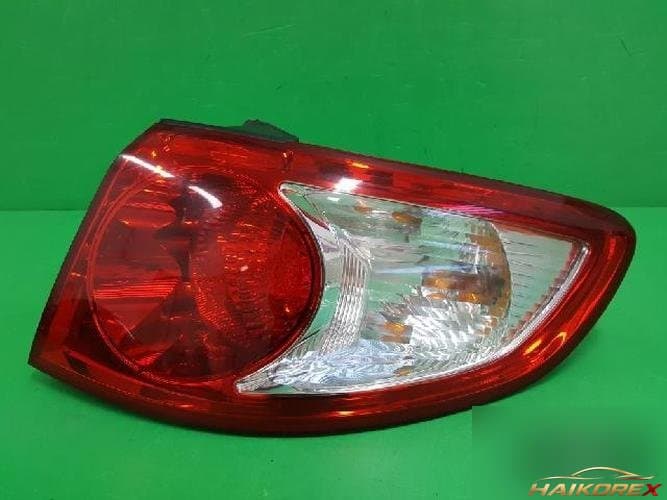Hyundai Santa Fe 2006 — комбинированный задний фонарь правый (пассажирский) 92402 2B000 10