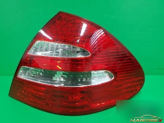Mercedes-Benz E-класс 2006 — фонарь задний комбинированный правый A2118200664