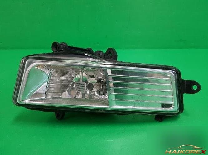 Audi A6 2011 — противотуманная фара правая (пассажирская) 168555 01
