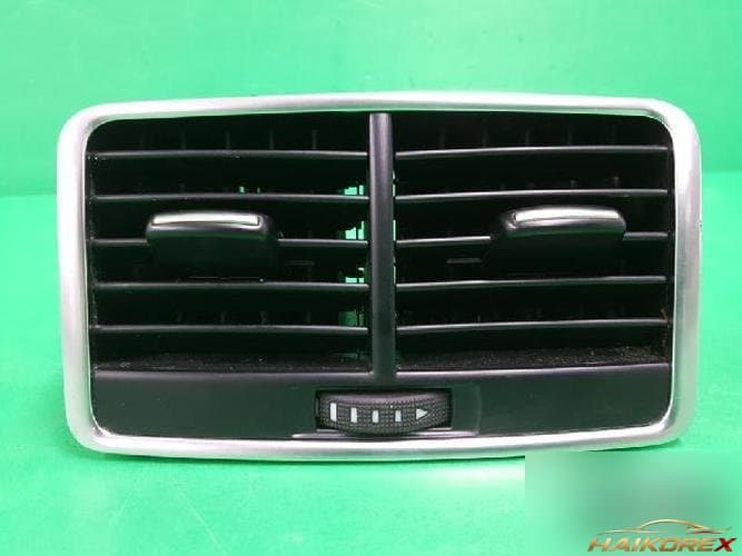 Audi A6 2011 — дневные ходовые огни правые 4F0819203