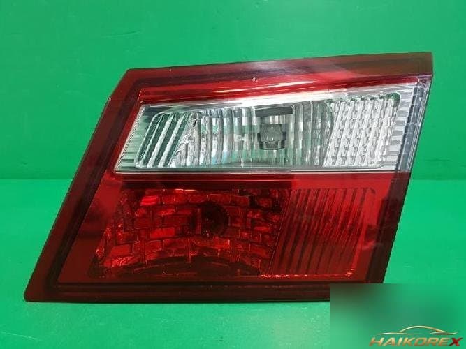 Renault SM5 2013 — облицовка багажника белая 265500030R