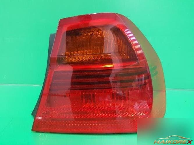 BMW 3 Series 2006 — комбинированный задний фонарь правый (пассажирский) 6937458